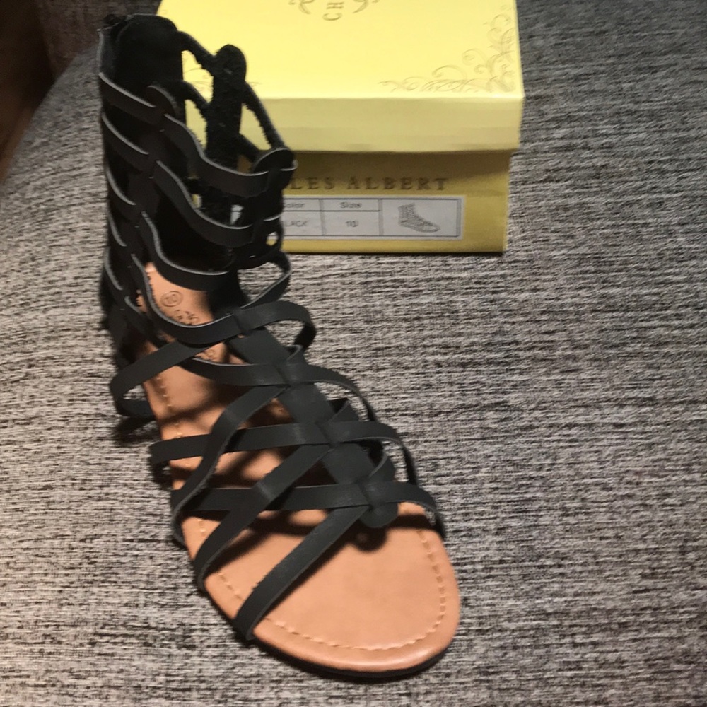 Gorgeous black zip up sandals